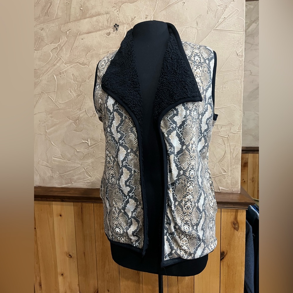 NWT L&B Open Front Fleece Vest